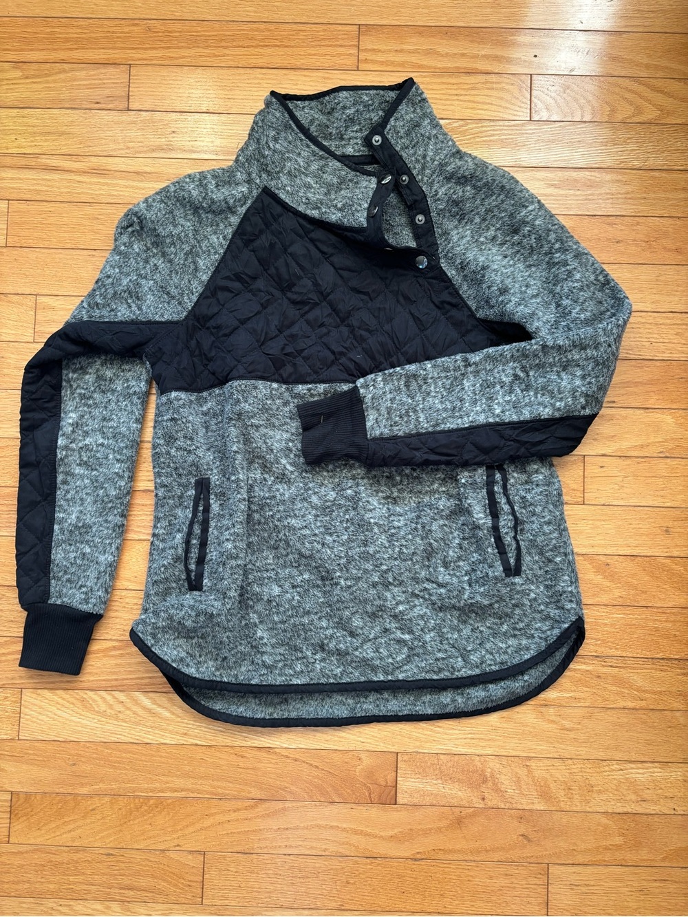 Abercrombie & Fitch Grey and Black Quilted Funnel Neck Pullover